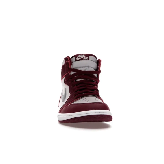 Кроссовки Air Jordan 1 Retro High OG &#39;Bordeaux&#39; 555088-611 фото 2 — интернет-магазин Tapok