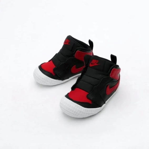 Кросівки Jordan 1 Crib Bootie Bred AT3745-023 фото 3 — інтернет-магазин Tapok