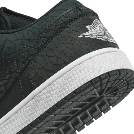 Кросівки Jordan 1 Low SE Black Elephant FB9907-001 фото 5 — інтернет-магазин Tapok