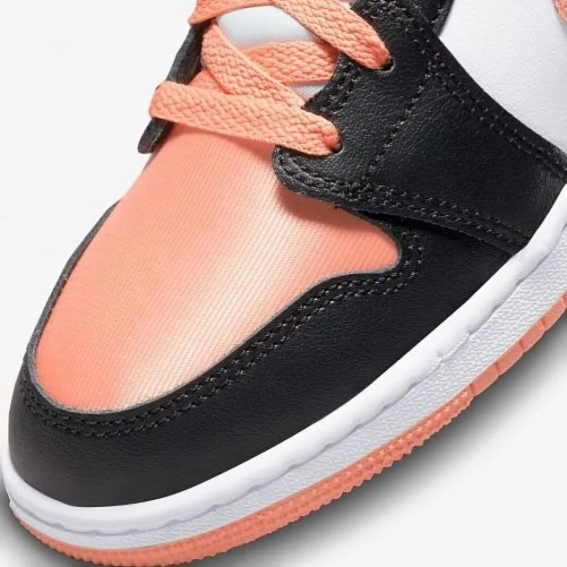 Кроссовки Jordan 1 Mid Light Madder Root (GS) DM9077-108 фото 3 — интернет-магазин Tapok