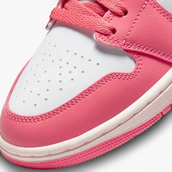 Кроссовки Jordan 1 Mid Strawberries and Cream (W) BQ6472-186 фото 3 — интернет-магазин Tapok