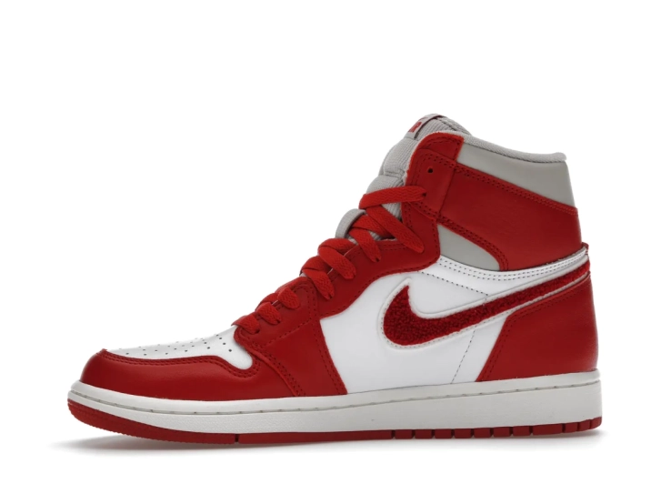 Кросівки Jordan 1 Retro High OG Varsity Red (W) DJ4891-061 фото 5 — інтернет-магазин Tapok