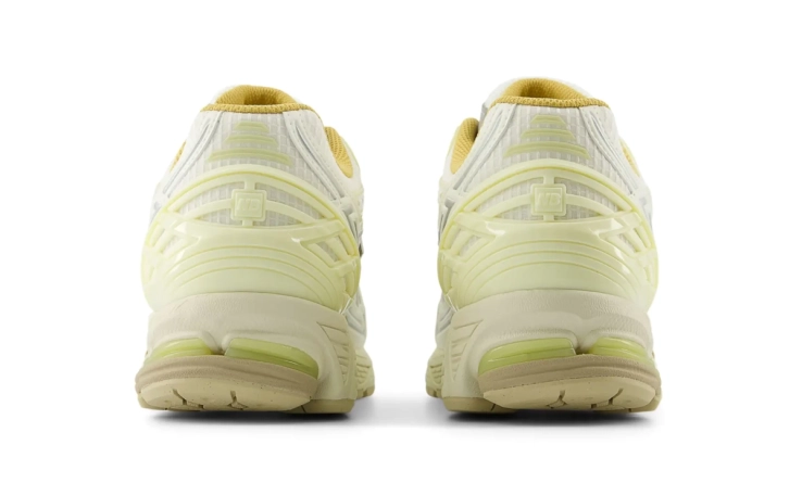 Кроссовки New Balance 1906R Lunar New Year White M1906NLY фото 4 — интернет-магазин Tapok