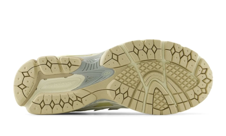 Кроссовки New Balance 1906R Lunar New Year White M1906NLY фото 6 — интернет-магазин Tapok