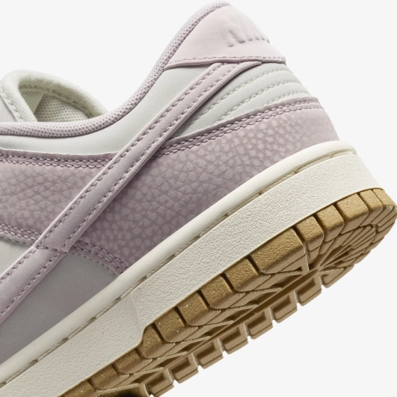 Кроссовки Nike Dunk Low PRM Next Nature Platinum Violet (W) FN6345-001 фото 7 — интернет-магазин Tapok
