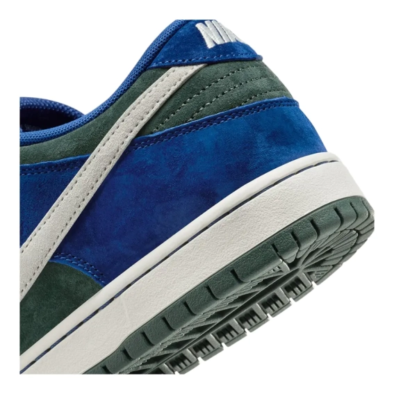 Кросівки Nike SB Dunk Low Deep Royal Blue HF3704-400 фото 3 — інтернет-магазин Tapok