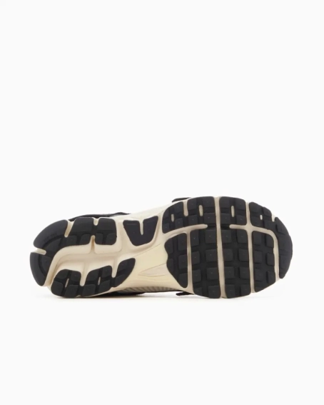 Кроссовки Nike Zoom Vomero 5 Timeless Panda Dunk (W) FJ5474-133 фото 4 — интернет-магазин Tapok