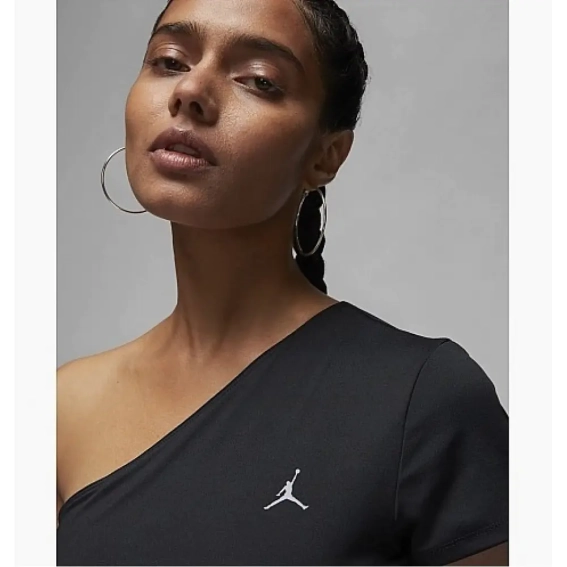 Футболка Air Jordan Sport WomenS Asymmetrical Short-Sleeve Top Black DV1267-010 фото 3 — интернет-магазин Tapok