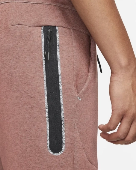 Брюки Nike Sportswear Tech Fleece Red Joggers DD4706-670 фото 4 — интернет-магазин Tapok