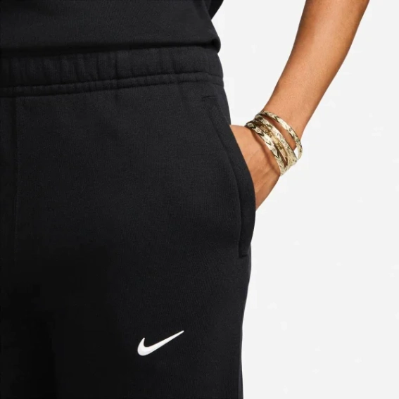 Брюки Nike X Drake Nocta Nrg Fleece Pants Black FN7661-010 фото 2 — интернет-магазин Tapok