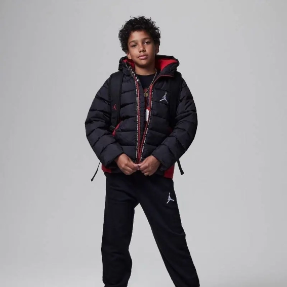 Подростковая куртка JORDAN JDB DOWN JACKET 95B667-023 фото 1 — интернет-магазин Tapok