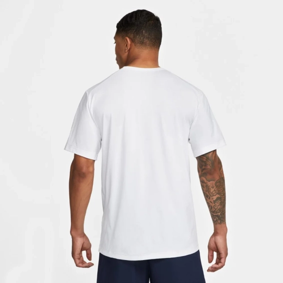 Мужская футболка NIKE M NK DF UV HYVERSE SS DV9839-100 фото 2 — интернет-магазин Tapok
