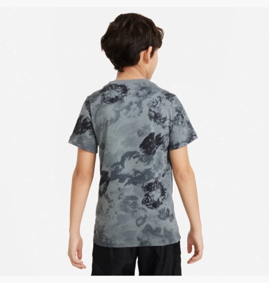 Дитяча футболка NIKE K NSW TEE CLUB SSNL AOP FN9612-084 фото 2 — інтернет-магазин Tapok