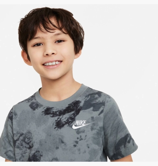 Дитяча футболка NIKE K NSW TEE CLUB SSNL AOP FN9612-084 фото 3 — інтернет-магазин Tapok