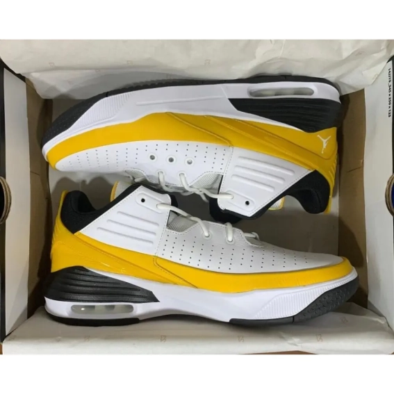 Кросівки AIR JORDAN MAX AURA 5 SHOES WHITE/ORANGE DZ4353-701 фото 2 — інтернет-магазин Tapok