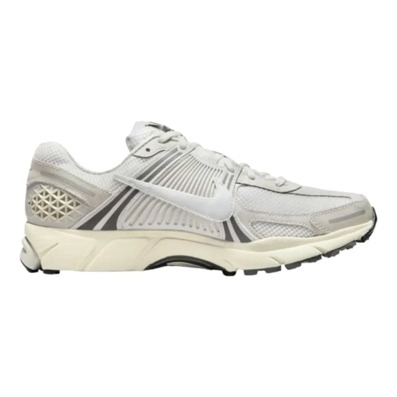 Кросівки Nike ZOOM VOMERO 5 HF0731-007 фото 4 — інтернет-магазин Tapok