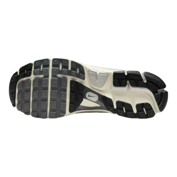 Кросівки Nike ZOOM VOMERO 5 HF0731-007 фото 7 — інтернет-магазин Tapok