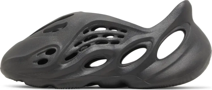 Шльопанці Yeezy Foam Runner 'Onyx' HP8739 фото 1 — інтернет-магазин Tapok