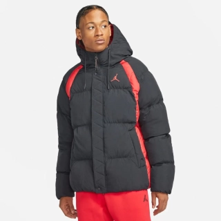 Чоловіча куртка NIKE M J ESS PUFFER JKT DA9806-010