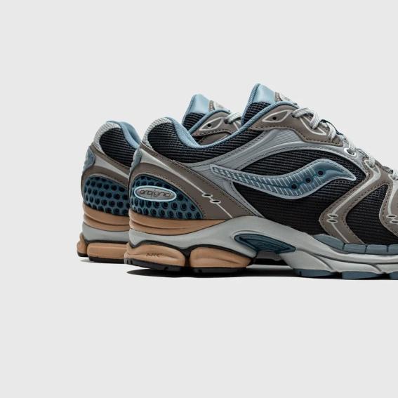 Кроссовки Saucony PROGRID TRIUMPH 4 WINTER TECH S70836-2 фото 5 — интернет-магазин Tapok