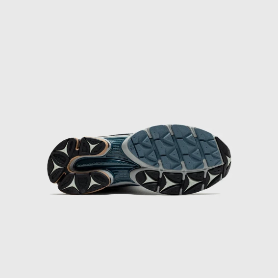 Кроссовки Saucony PROGRID TRIUMPH 4 WINTER TECH S70836-2 фото 6 — интернет-магазин Tapok