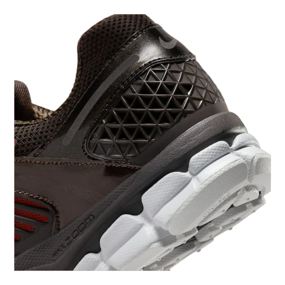 Кросівки Nike Zoom Vomero 5 FN3420-200 фото 2 — інтернет-магазин Tapok