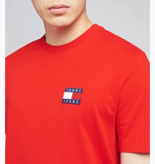 Футболка Tommy Jeans Badge Logo T-Shirt In Red 78F0203 615 фото 3 — інтернет-магазин Tapok