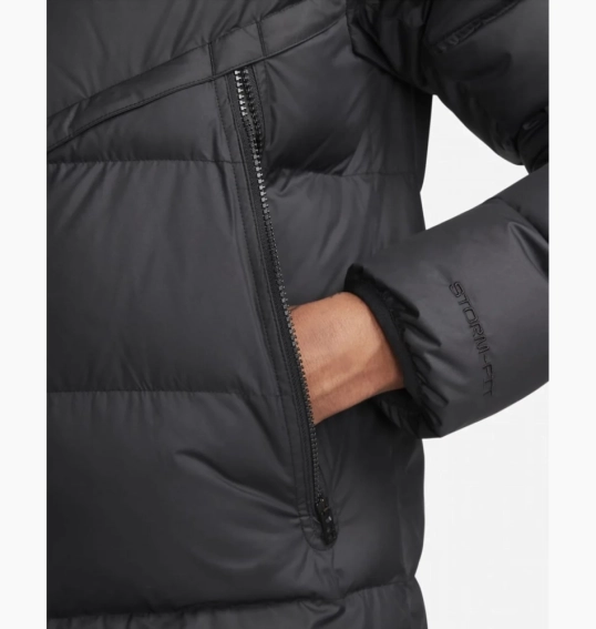 Пуховик чоловічий Nike Primaloft Sportswear Storm-Fit Windrunner Air Max Black FN0244-010 фото 4 — інтернет-магазин Tapok