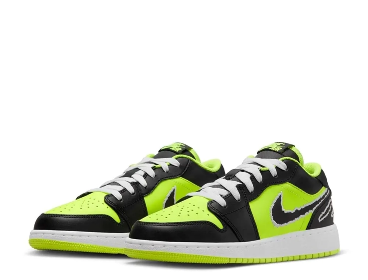 Кроссовки Jordan 1 Low SE Black Cat Volt (GS) DX6666-701 фото 3 — интернет-магазин Tapok