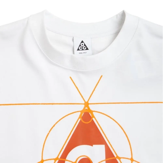 Футболка Nike ACG NRG T-shirt White/Orange FB8119-121 фото 3 — интернет-магазин Tapok