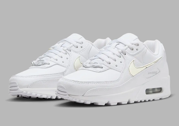 Кросівки жіночі Nike Air Max 90 (FV0949-100) фото 1 — інтернет-магазин Tapok