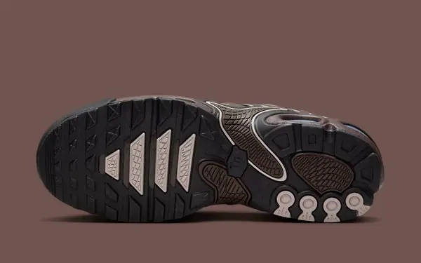 Nike Air Max Plus Drift Brown FV4081-200 фото 6 — інтернет-магазин Tapok