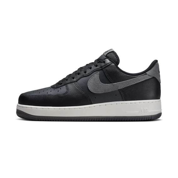 Кросівки Nike AIR FORCE 1 07 LV8 FJ4170-004 фото 1 — інтернет-магазин Tapok