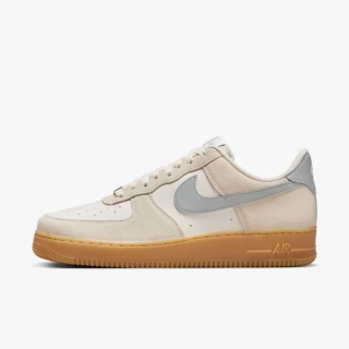 Кросівки NIKE AIR FORCE 1 07 LV8 FQ8714-002
