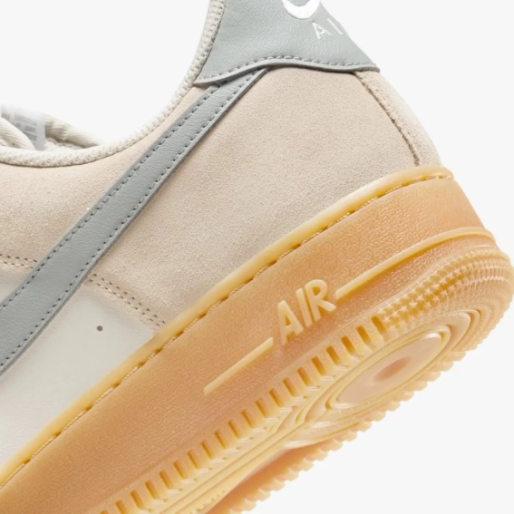 Кроссовки NIKE AIR FORCE 1 07 LV8 FQ8714-002 фото 5 — интернет-магазин Tapok