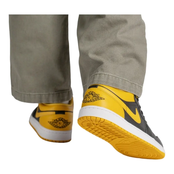 Кросівки NIKE AIR JORDAN 1 LOW 553558-072 фото 3 — інтернет-магазин Tapok