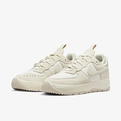 Жіночі кросівки NIKE W AIR FORCE 1 WILD FB2348-002 фото 2 — інтернет-магазин Tapok
