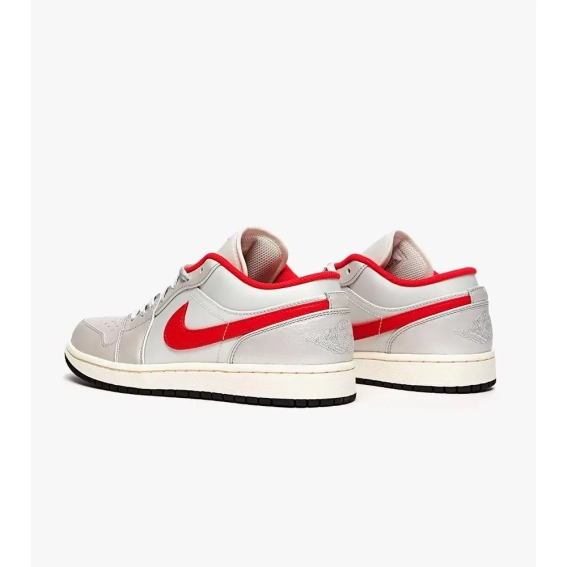 Кросівки JORDAN 1 LOW PRM SILVER DA4668-001 фото 4 — інтернет-магазин Tapok