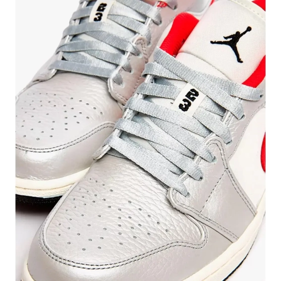 Кросівки JORDAN 1 LOW PRM SILVER DA4668-001 фото 6 — інтернет-магазин Tapok