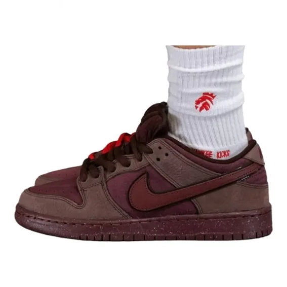 Кроссовки NIKE SB DUNK LOW FN0619-600 фото 13 — интернет-магазин Tapok