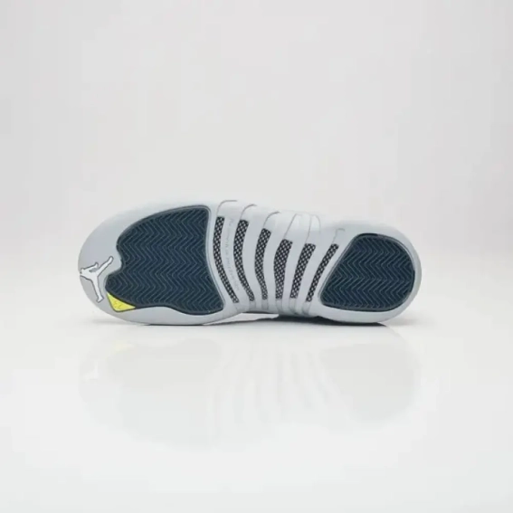 Кросівки W JORDAN 12 RETRO WOLF GREY 308305-002 фото 12 — інтернет-магазин Tapok