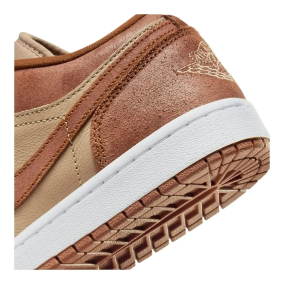 Кроссовки WMNS AIR JORDAN 1 LOW SE FJ3453-200 фото 5 — интернет-магазин Tapok