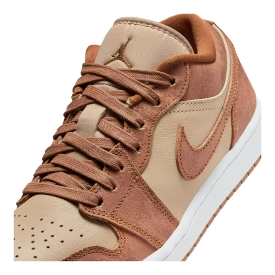 Кроссовки WMNS AIR JORDAN 1 LOW SE FJ3453-200 фото 7 — интернет-магазин Tapok