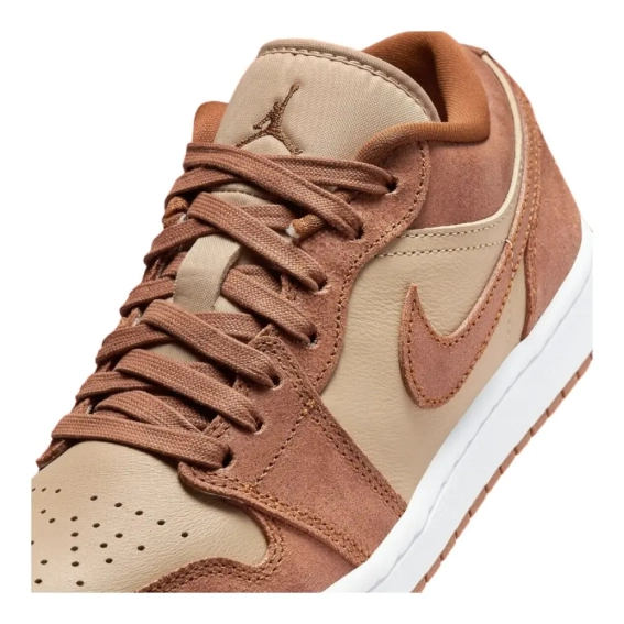 Кроссовки WMNS AIR JORDAN 1 LOW SE FJ3453-200 фото 18 — интернет-магазин Tapok