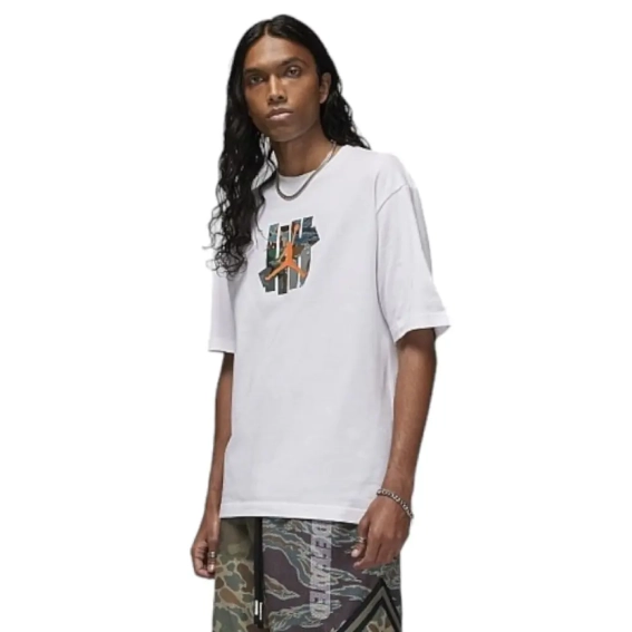 Футболка JORDAN X UNDEFEATED DX4304-100 фото 1 — інтернет-магазин Tapok