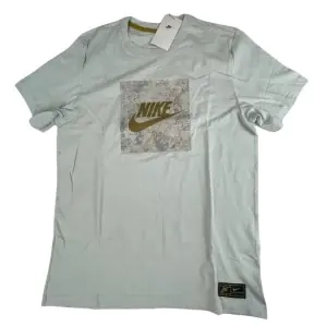 Футболка NIKE CU3571-222 фото 1 — інтернет-магазин Tapok