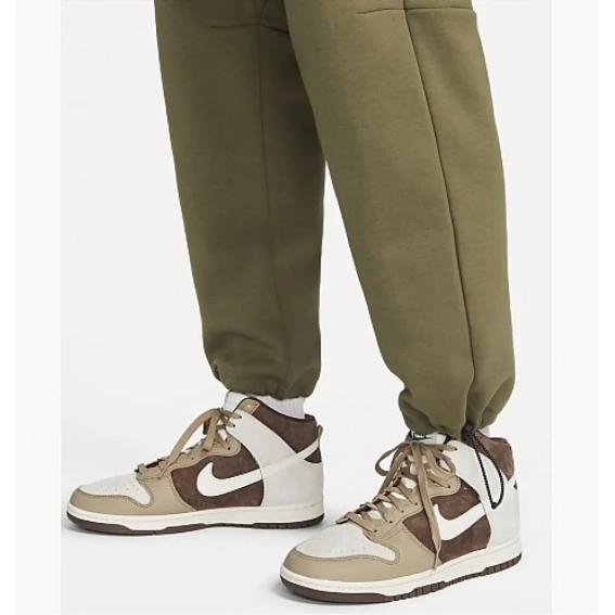 Брюки NIKE TECH FLC DQ4312-222 фото 10 — интернет-магазин Tapok