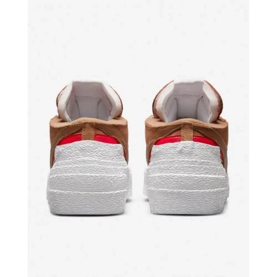 Кросівки Nike Blazer Low Sacai DD1877-200 фото 4 — інтернет-магазин Tapok