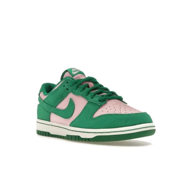 Кросівки Nike Dunk Low SE FZ0549-600 фото 2 — інтернет-магазин Tapok