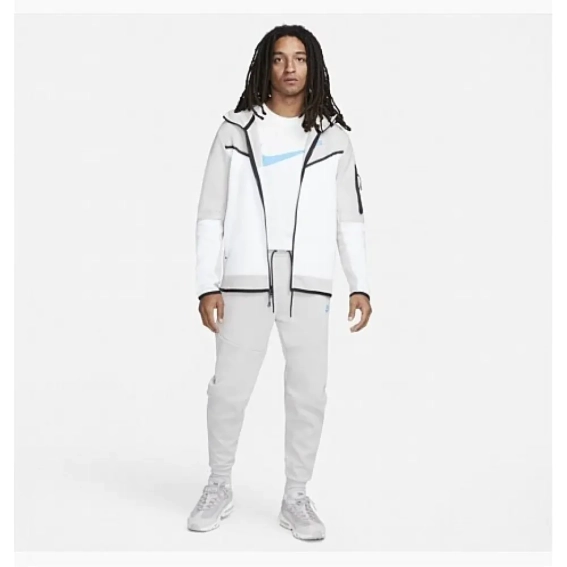 Брюки чоловічі Nike Sportswear Tech Fleece DV0538-012 фото 3 — інтернет-магазин Tapok
